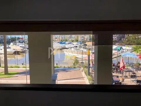 Terrazas de La Bahía Local 2 100