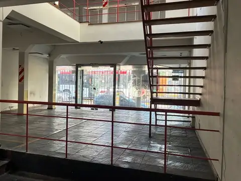 Local en Alquiler en Vicente Lopez Vias / Maipu, USD 3.800