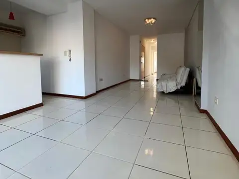 27 De Febrero 1400, Piso 2