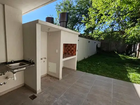 Depto Tipo Casa en Venta con 2 cocheras