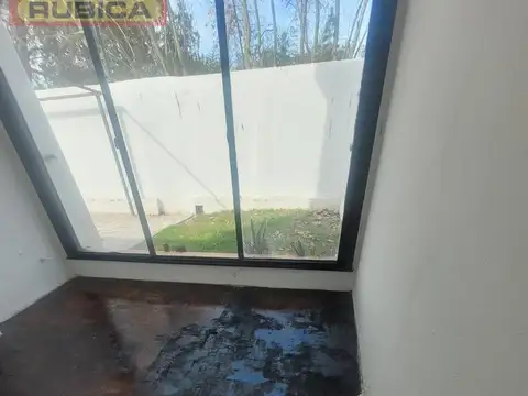 Casa en Alquiler en Gutiérrez, $ 1.100.000