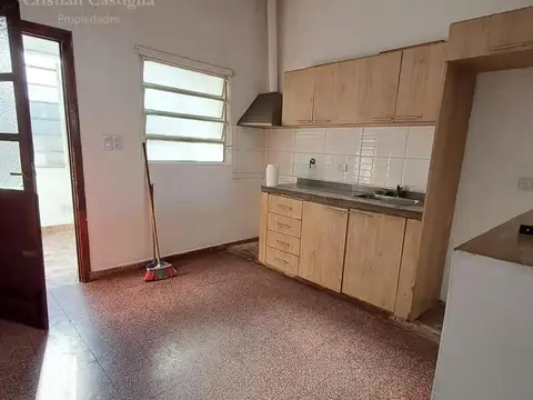 Casa en Alquiler con 1 cochera