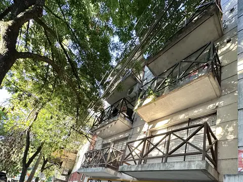 Alvear Bis 100, Piso 00