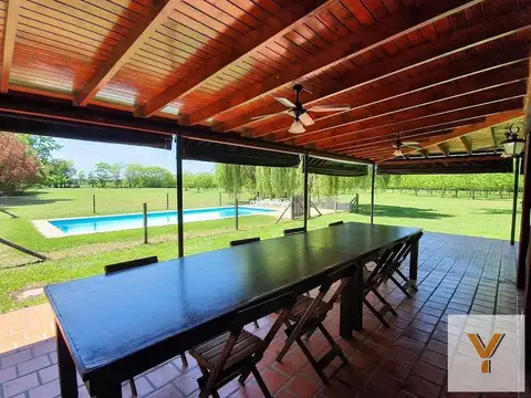 Quinta en Venta en Mercedes, USD 412.000