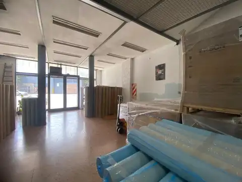LOCAL CON DEPOSITO VENTA RAMOS MEJIA CON RENTA