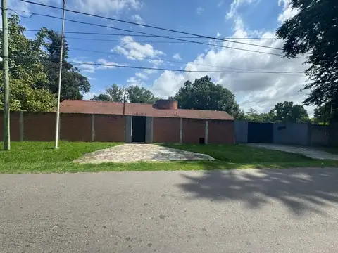 Quinta en Venta con 2 cocheras