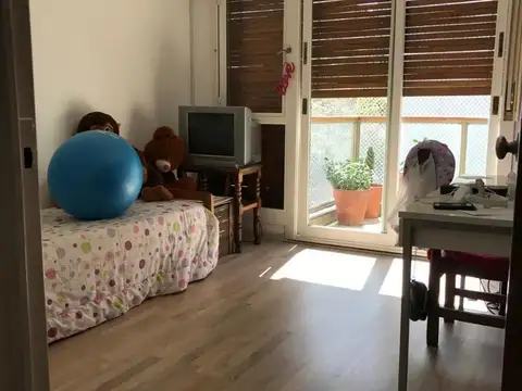 4 AMBIENTES - 4 BAÑOS -COCHERA Y BAULERA