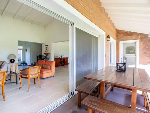 Casa en Alquiler Temporal con 1 cochera