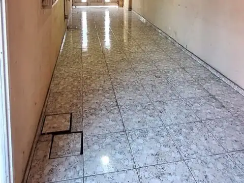 Casa en Venta en Isidro Casanova, USD 89.000