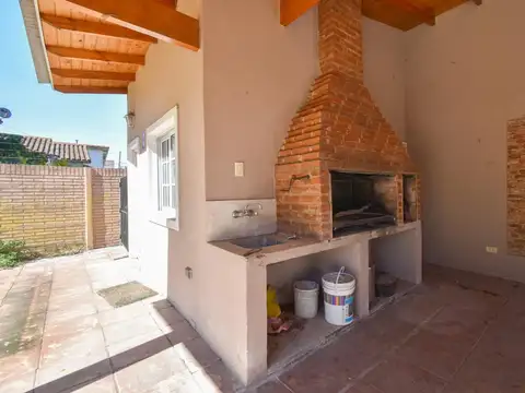 Casa 4 ambientes con 4 baños