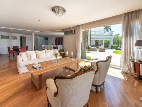 Casa 7 ambientes con 4 baños
