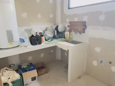 Casa a Estrenar con Pileta — Barrio Villa Adriana