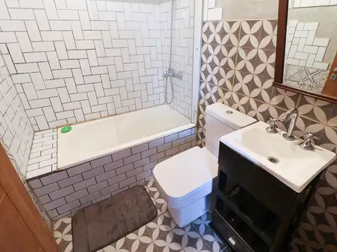Casa 4 ambientes con 2 baños