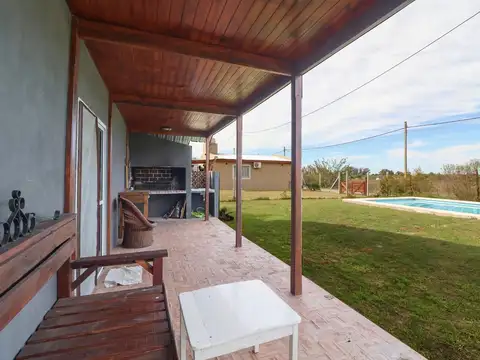 Casa 4 ambientes con 2 baños
