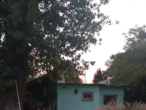 SON TRES CASAS EN UN LOTE DE 2098 M2