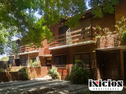 Tríplex con Excelente Distribución, Calido y Acogedor - C872