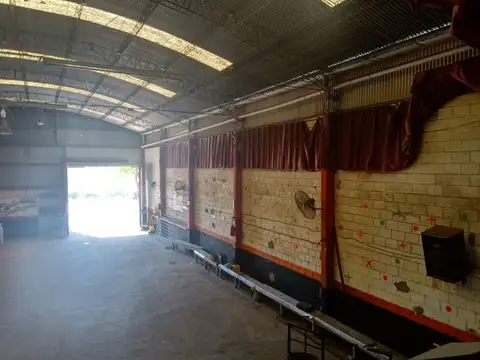 Galpon en Venta 41  mts Fondo
