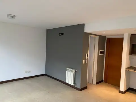 Departamento en Alquiler en Castelar Norte, $ 400.000