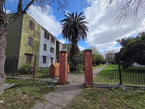 BUEN DEPTO 3 AMB C/ESPACIO DE COCHERA EN BANFIELD!