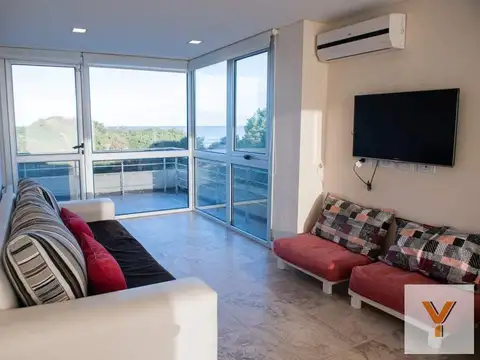 Casa en venta - 5 Dormitorios 7 Baños - Carilo