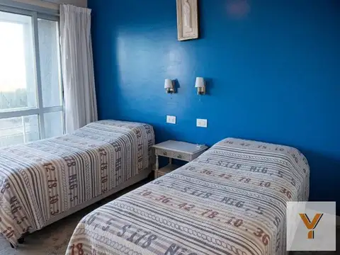 Casa en venta - 5 Dormitorios 7 Baños - Carilo