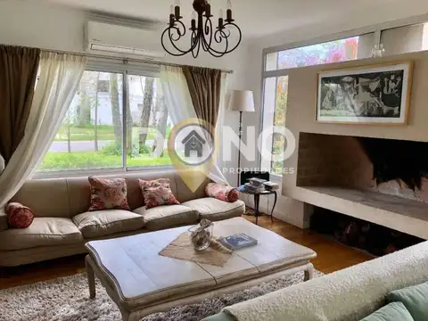 Casa en Venta en Berazategui, USD 450.000