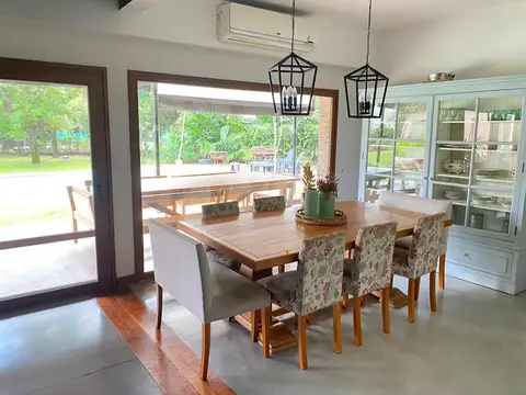 Casa en Venta con 5 cocheras