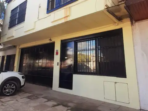 Casa en venta c/ cochera en Villa Luro