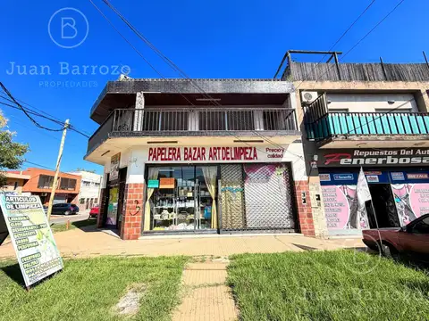 Venta de Local con Departamento. Barrio San José, Temperley