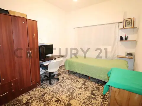VENTA E. DELFINO, PH 4 AMBIENTES, CON COCHERA. APTO CRÉDITO.