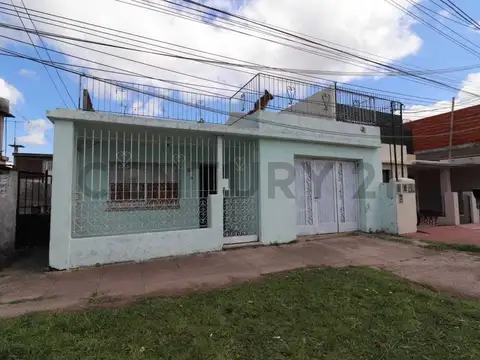 VENTA E. DELFINO, PH 4 AMBIENTES, CON COCHERA. APTO CRÉDITO.