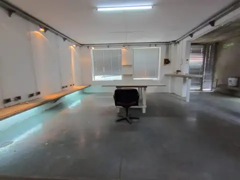 Oficina 4 ambientes con 2 baños