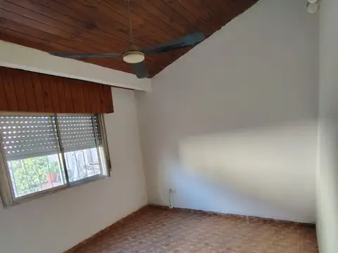 VENTA - Chalet 4 ambientes + Departamento - Monte Grande