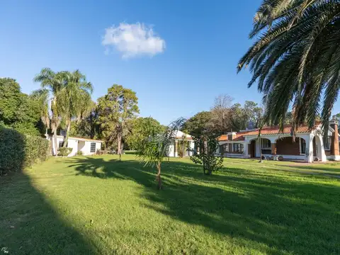 CASA QUINTA EN VENTA 3 DORMITORIOS  LA RIBERA