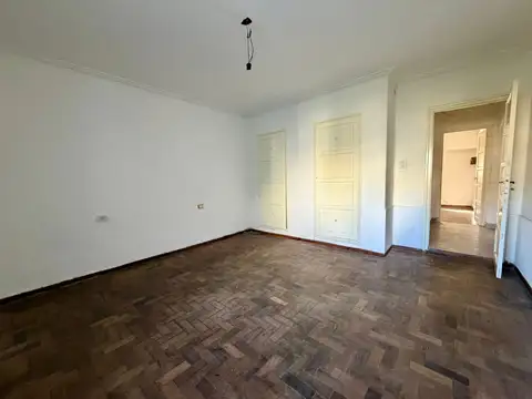 Casa 5 ambientes con 1 baño