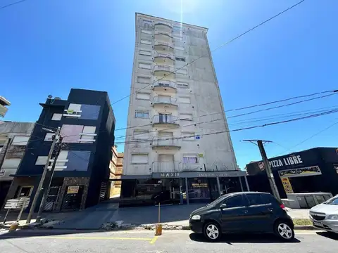 DEPARTAMENTO 3 AMB C/ COCHERA - EDIFICIO CON PILETA