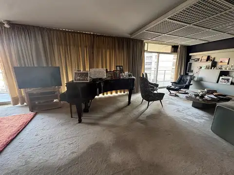 Departamento en Venta con 3 cocheras