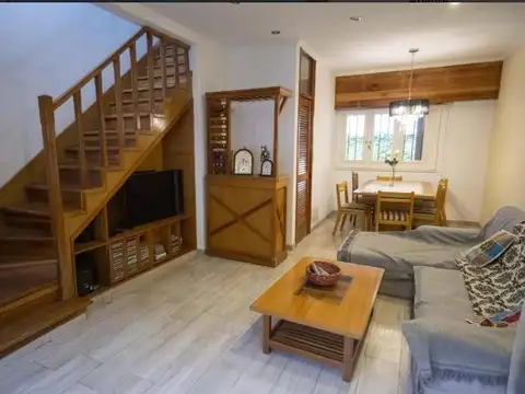 Casa 5 ambientes con 3 baños