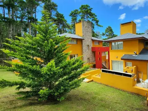 Complejo Habitacional En Venta - 2 Bloques - 6 Departamentos 8 Baños - 900mts2 totales - Mar Azul