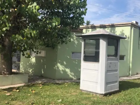 Casa 3 ambientes con 2 baños