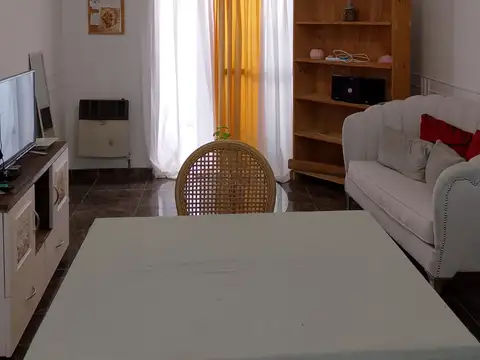 Casa 2 ambientes con 1 baño