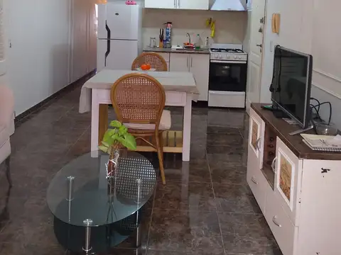 Buen Viaje 1200, Piso PB