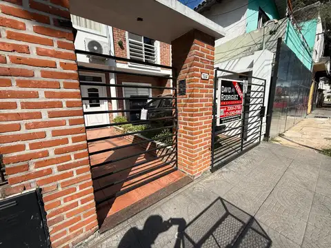 Buen Viaje 1200, Piso PB