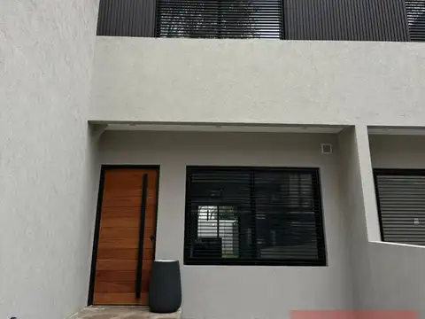 TRIPLEX PREMIUM A ESTRENAR 5 AMBIENTES - COCHERA - JARDIN