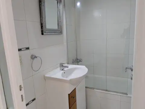 1 ½ ambiente, contra frente, balcon, apto profesional.