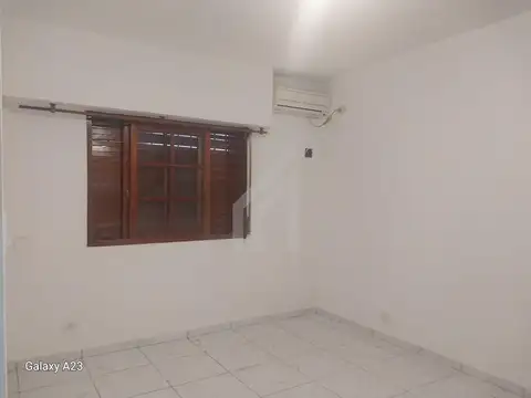 Depto Tipo Casa en Alquiler en Lanús, $ 400.000