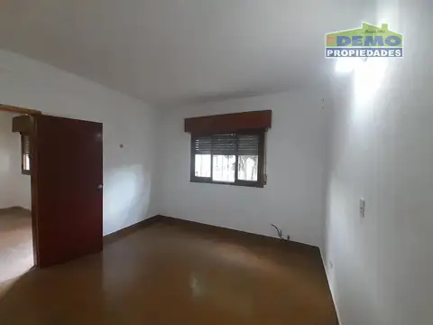 Casa en Alquiler con 1 cochera