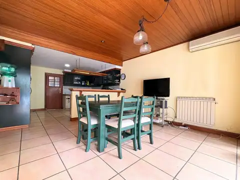 Depto Tipo Casa 4 ambientes con 3 baños