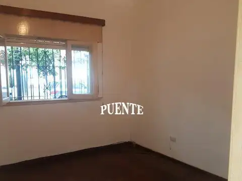Casa en Alquiler en Banfield, $ 1.500.000