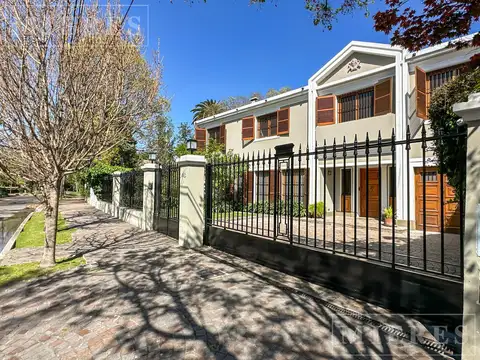 Importante Casa en alquiler en Barrio Parque Aguirre, Acassuso.
